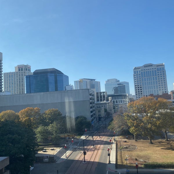 Photo taken at Courtyard by Marriott Norfolk Downtown by Niku on 12/7/2019