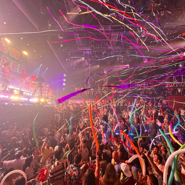Photo taken at Coco Bongo by Fatih Ş. on 7/25/2022