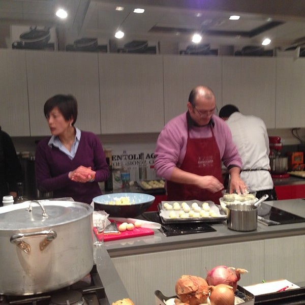 Foto tirada no(a) Pentole Agnelli / Incontri in Cucina por Giovanni M. em 1/26/2014