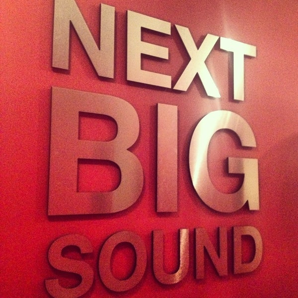 Photo taken at Next Big Sound by Linda Rosa on 3/5/2013