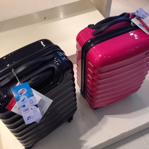 american tourister stockists