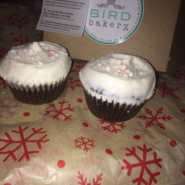 Das Foto wurde bei Bird Bakery von Yessika R. am 12/17/2014 aufgenommen