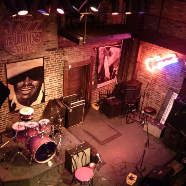 Foto tomada en BB&#39;s Jazz, Blues &amp; Soups  por Robin A. el 6/1/2013
