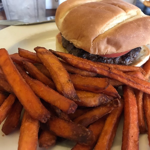 Braddens Saint Charles'te Amerikan Restoranı