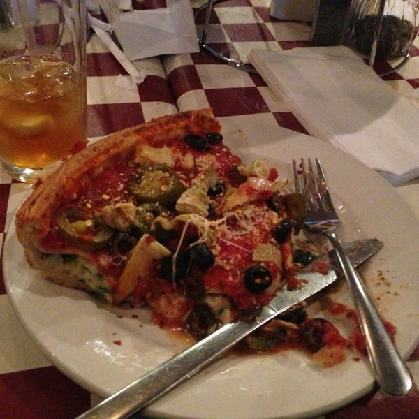Photo taken at Giordano&#39;s by Hasitha on 5/26/2013