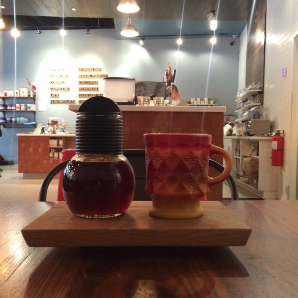 11/8/2015 tarihinde elizabeth c.ziyaretçi tarafından Taproom Coffee'de çekilen fotoğraf