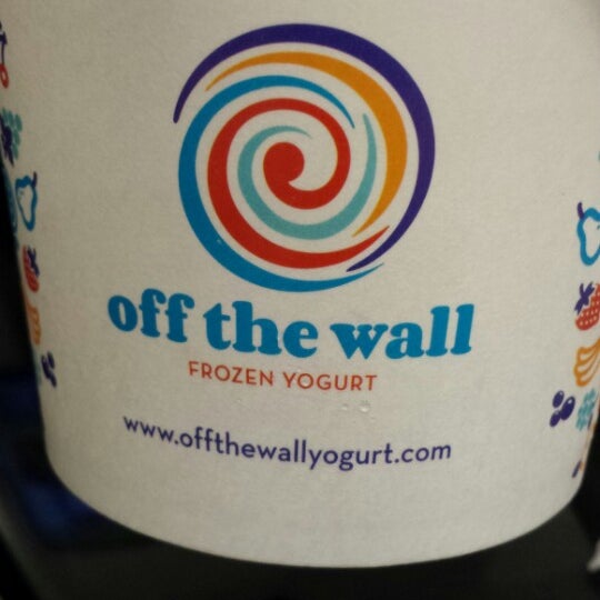 Photo taken at Off The Wall Frozen Yogurt by Neil L. on 8/11/2013