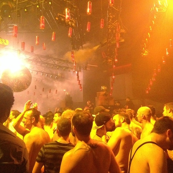 รูปภาพถ่ายที่ Stereo Nightclub โดย Raphaël C. C. เมื่อ 11/24/2013