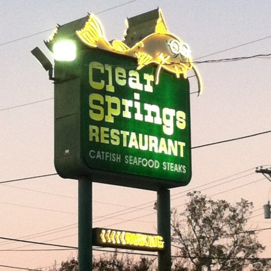 Foto scattata a Clear Springs Restaurant da Laurie il 11/1/2012