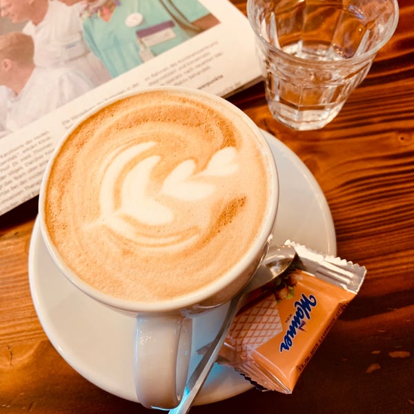 Снимок сделан в Lulu&#39;s Coffee &amp; Co. пользователем Cyrille M. 11/9/2018