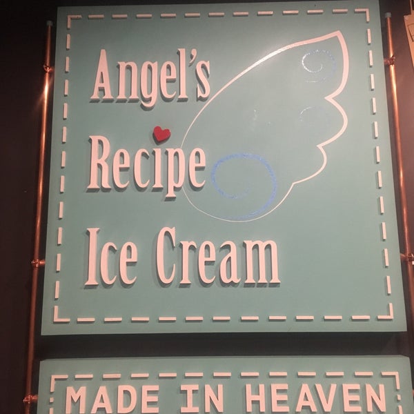 Das Foto wurde bei Angel&#39;s Recipe Ice Cream von Kristen W. am 9/17/2017 aufgenommen