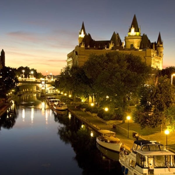 Fairmont Chateau Laurier Hotel In Byward Market Parliament Hill