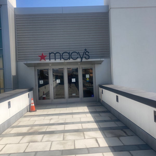 Macy's Outlet Store in Manhattan Beach