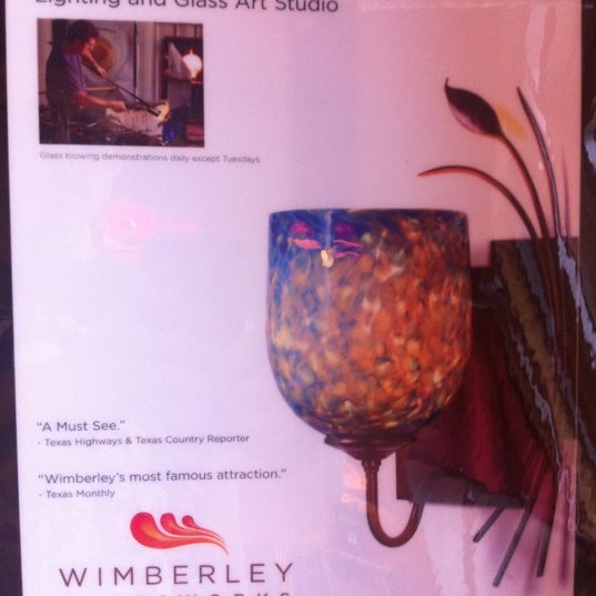 Снимок сделан в Wimberley Glassworks пользователем Ian 9/29/2012