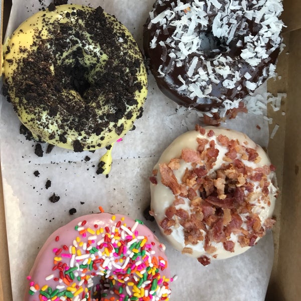 11/6/2016にCarmen G.がDuck Donutsで撮った写真