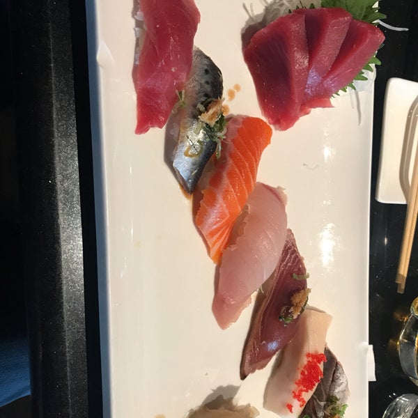 Photo taken at Mikaku Restaurant by Stéphane N. on 12/9/2017