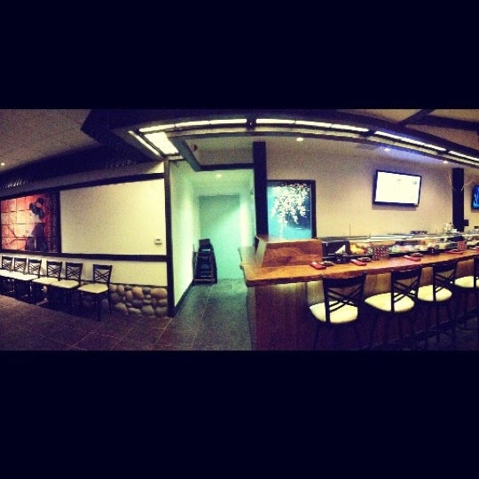 10/7/2012にStephがOsaka Japanese Steakhouse &amp; Sushi Barで撮った写真