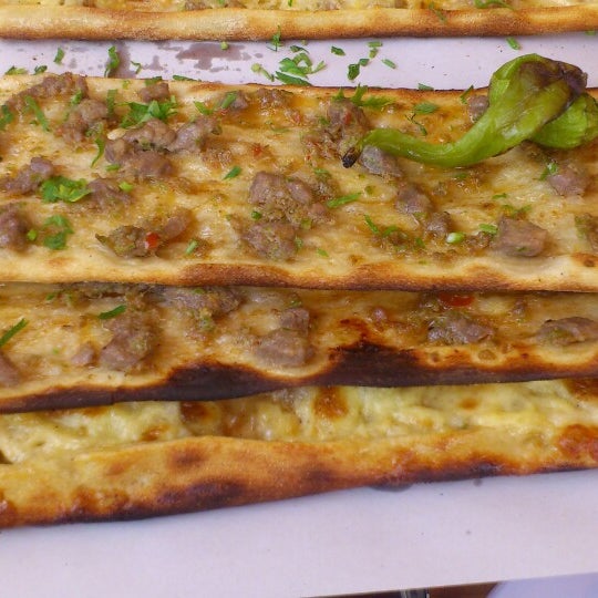 Kazancım Hizmet Etli Ekmek Salonu Gölbaşı�da Türk Restoranı