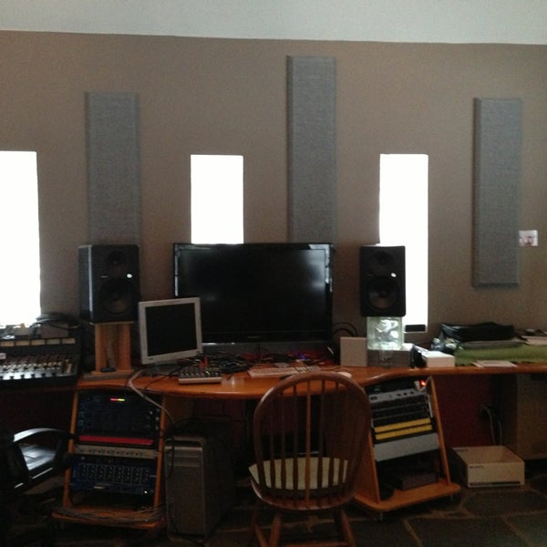 Dj bounce. Carcass reek of putrefaction похожие обложки. Ликвид звук. Crooked still. Crooked still ecstasy.