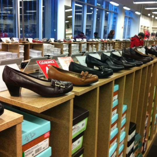 Fotos en DSW Designer Shoe Warehouse - Zapatería en Garment District