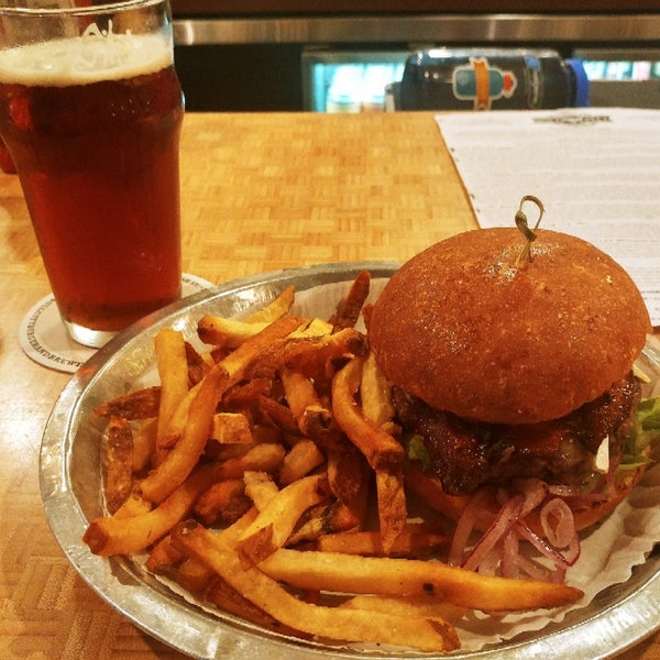 Photo taken at Bull City Burger and Brewery by Matthew T. on 8/15/2019