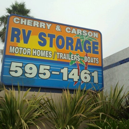 รูปภาพถ่ายที่ Cherry &amp; Carson RV Storage โดย Rafael U. เมื่อ 9/26/2012