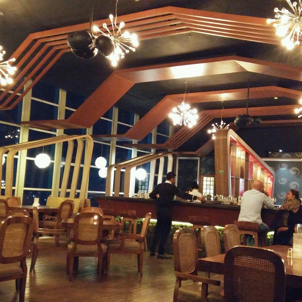 9/14/2016에 Guy B.님이 ON20 Bar &amp; Dining Sky Lounge에서 찍은 사진