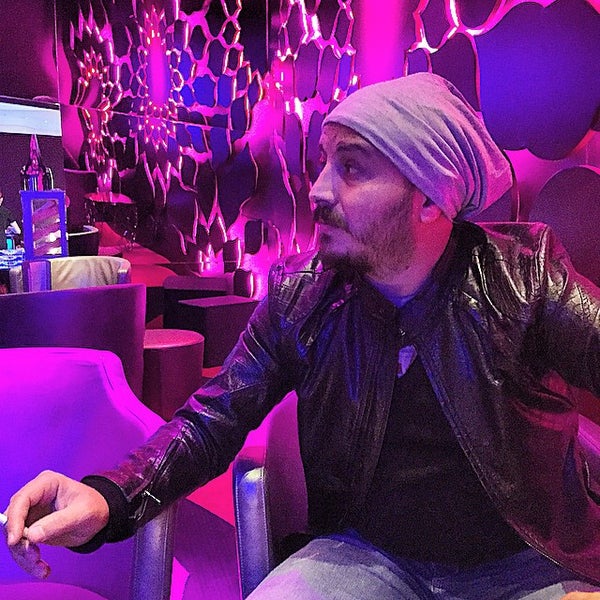 12/5/2014にElmirがRazzmatazz Cocktail Bar &amp; Loungeで撮った写真