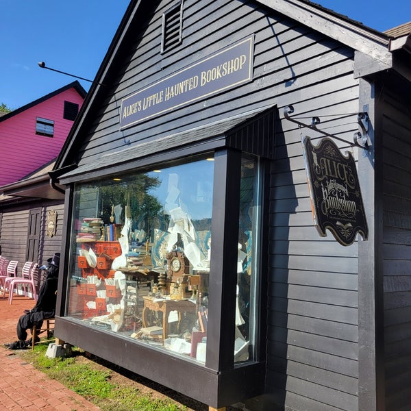 Olde Mystic Village 27 Coogan Blvd