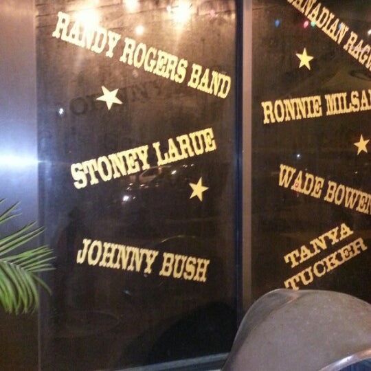 Mo's Place in Katy