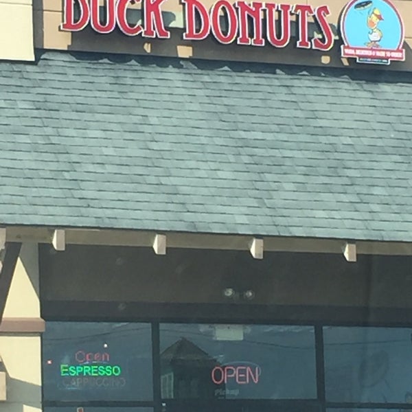 8/30/2018에 JulieRose님이 Duck Donuts에서 찍은 사진