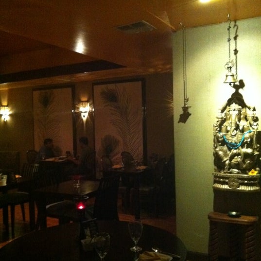Foto diambil di Mayur Cuisine Of India oleh Ingie pada 10/14/2012