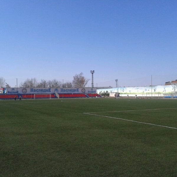 Foto tomada en Стадион «Планета»  por Alexander R. el 4/13/2013
