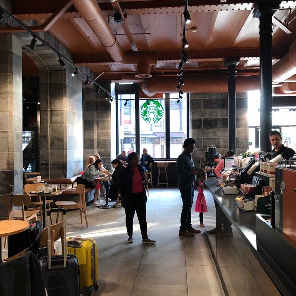 Das Foto wurde bei Starbucks von Fahad A. am 6/19/2019 aufgenommen