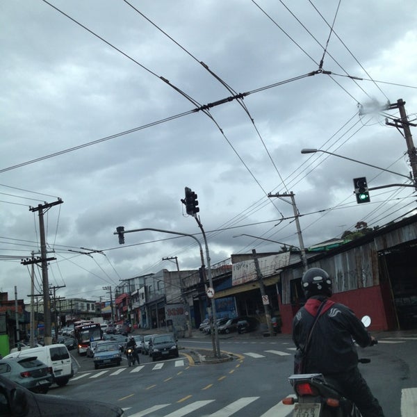 Avenida Rio das Pedras Estrada /