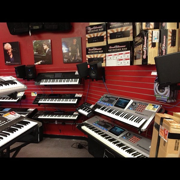 Guitar cheap center keyboards