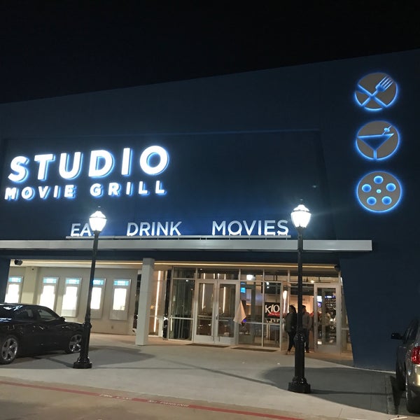 Photo taken at Studio Movie Grill Arlington Lincoln Square by Joshua C. on 1/21/2017