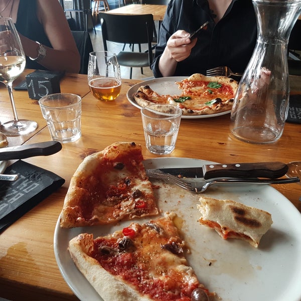 Foto scattata a Sitko Pizza &amp; Bar da Virve P. il 7/18/2019