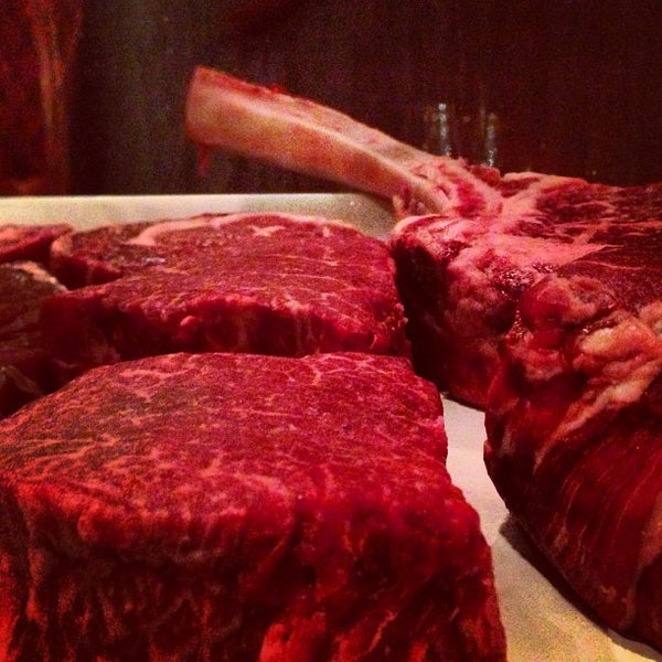 4/28/2013 tarihinde Fahad J.ziyaretçi tarafından New York Steakhouse'de çekilen fotoğraf