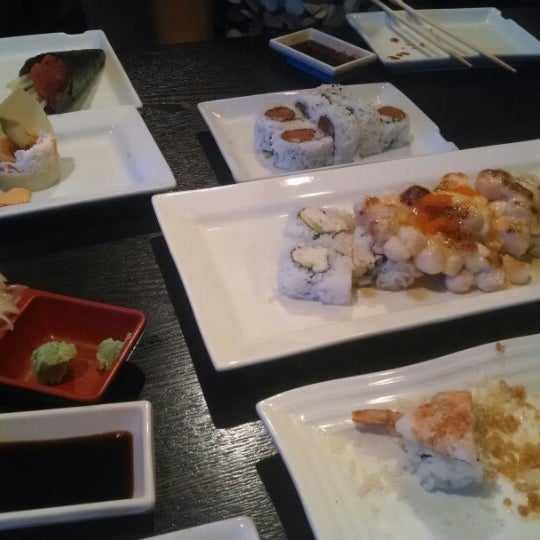 Foto tirada no(a) Bluefin Fusion Japanese Restaurant por Movie L. em 4/8/2014