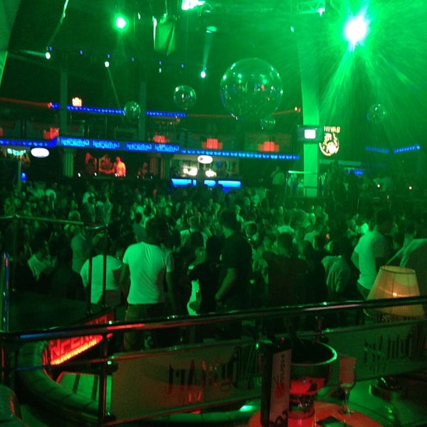 5/30/2013 tarihinde Tolga Çetinkayaziyaretçi tarafından Club Inferno'de çekilen fotoğraf