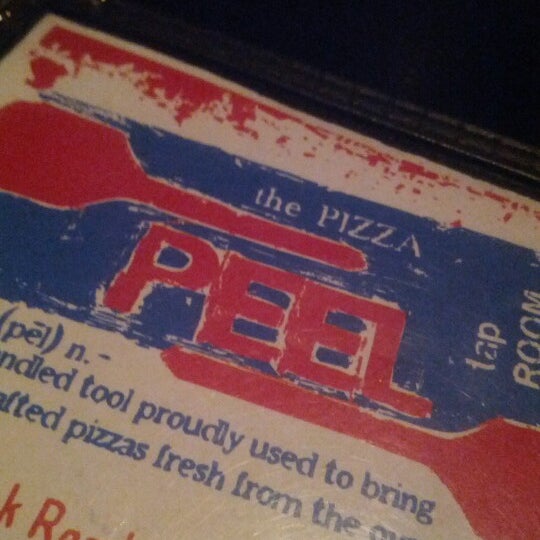 Снимок сделан в The Pizza Peel and Tap Room пользователем Richard T. 11/18/2012