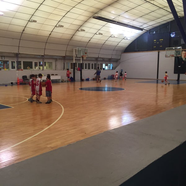 5/1/2016에 Omer A.님이 Hidayet Türkoğlu Basketbol ve Spor Okulları Dikmen에서 찍은 사진