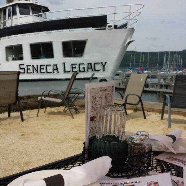 Foto diambil di Seneca Harbor Station oleh Yevgeniy R. pada 6/28/2014