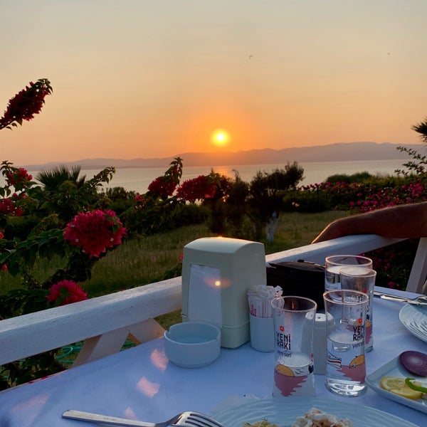 Das Foto wurde bei Ayasaranda İmren Restaurant von Ekc M. am 9/4/2019 aufgenommen