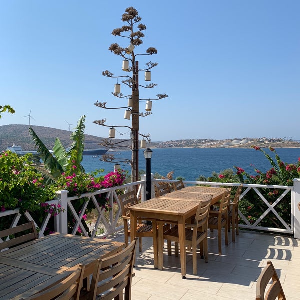 Foto diambil di Ayasaranda İmren Restaurant oleh Ekc M. pada 7/5/2020