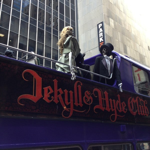 Снимок сделан в Jekyll &amp; Hyde Club | Restaurant &amp; Bar пользователем Mark K. 6/9/2013