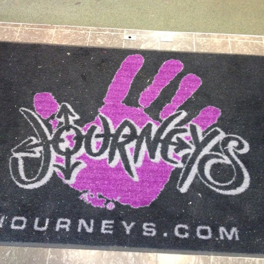 Journeys Shoe Store in Wayne
