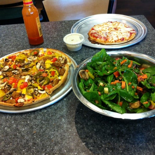 11/3/2012にJohn K.がPie Five Pizza Co.で撮った写真