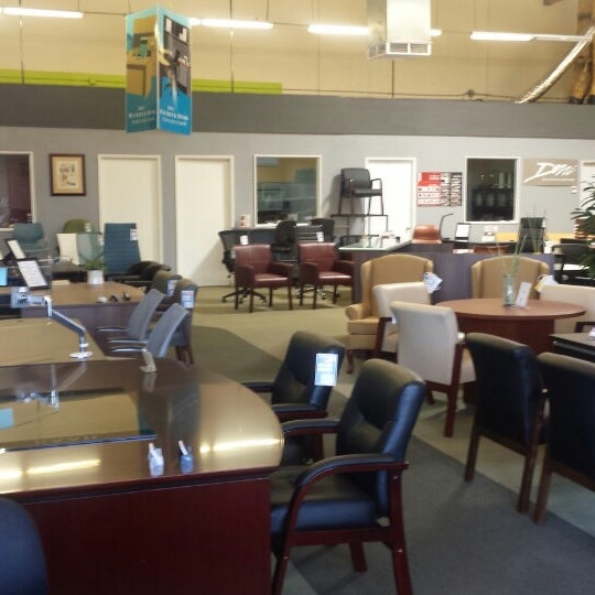 Office Furniture Outlet Inc. Kearny Mesa 방문자 34명의 팁 2개